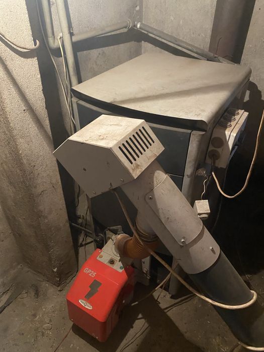 Котел Bosch 25 с горелка на пелети