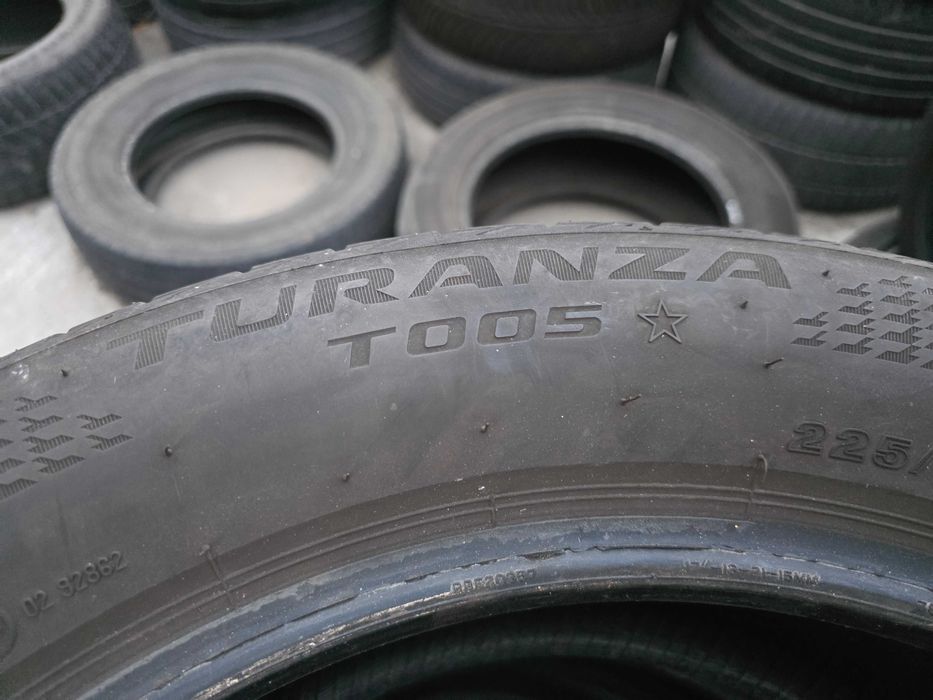 2бр Летни гуми 225 55 17 - Bridgestone - DOT 2022