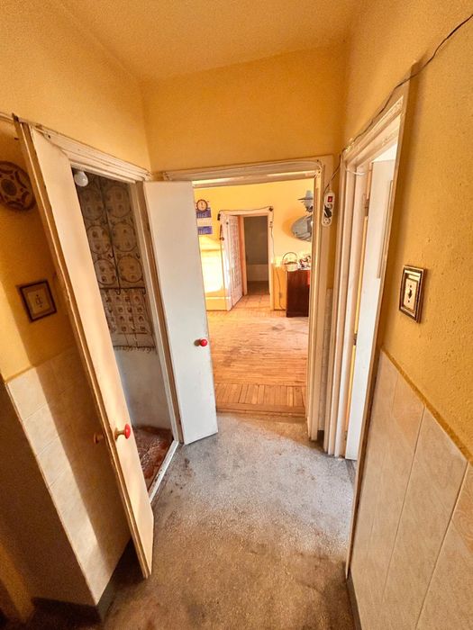Vand apartament doua camere