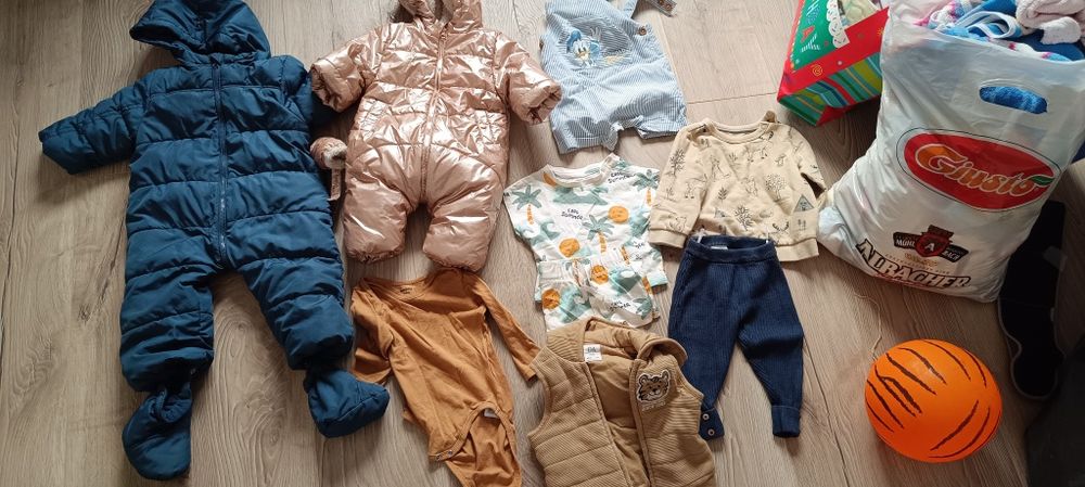 Căruț bebeluș, premergător, lot haine fetiță și nou născut