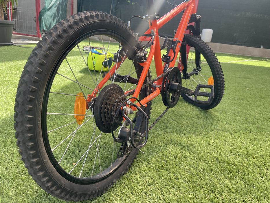 Bicicleta copii 6-10 ani + casca enduro