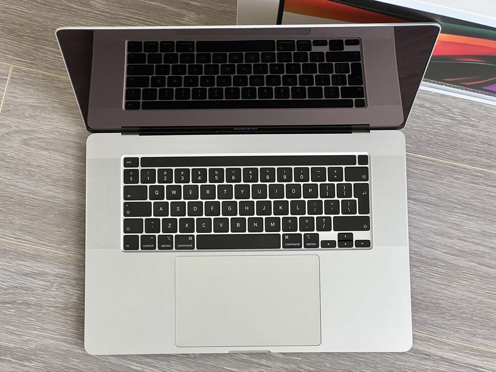 Apple Macbook Pro 16”