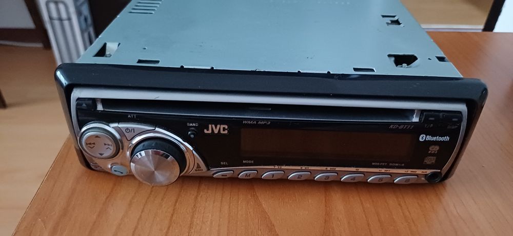 Casetofon JVC cu Bluetooth
