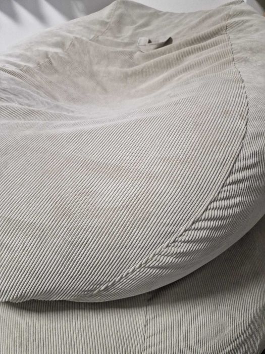 De vanzare - SET 2 pufuri XL bej, foarte comode