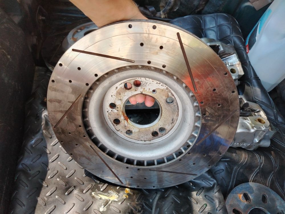 Ъпгрейтната спирачна система HONDA 324mm диск