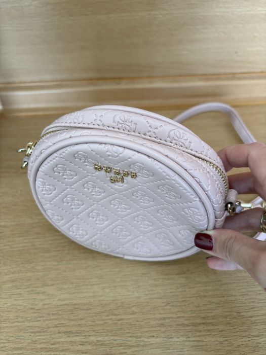 Малка дамска чанта Guess