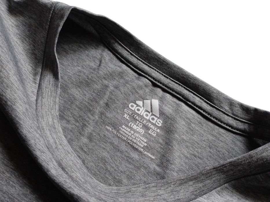Adidas - XL (18-20 години ) младежка тениска
