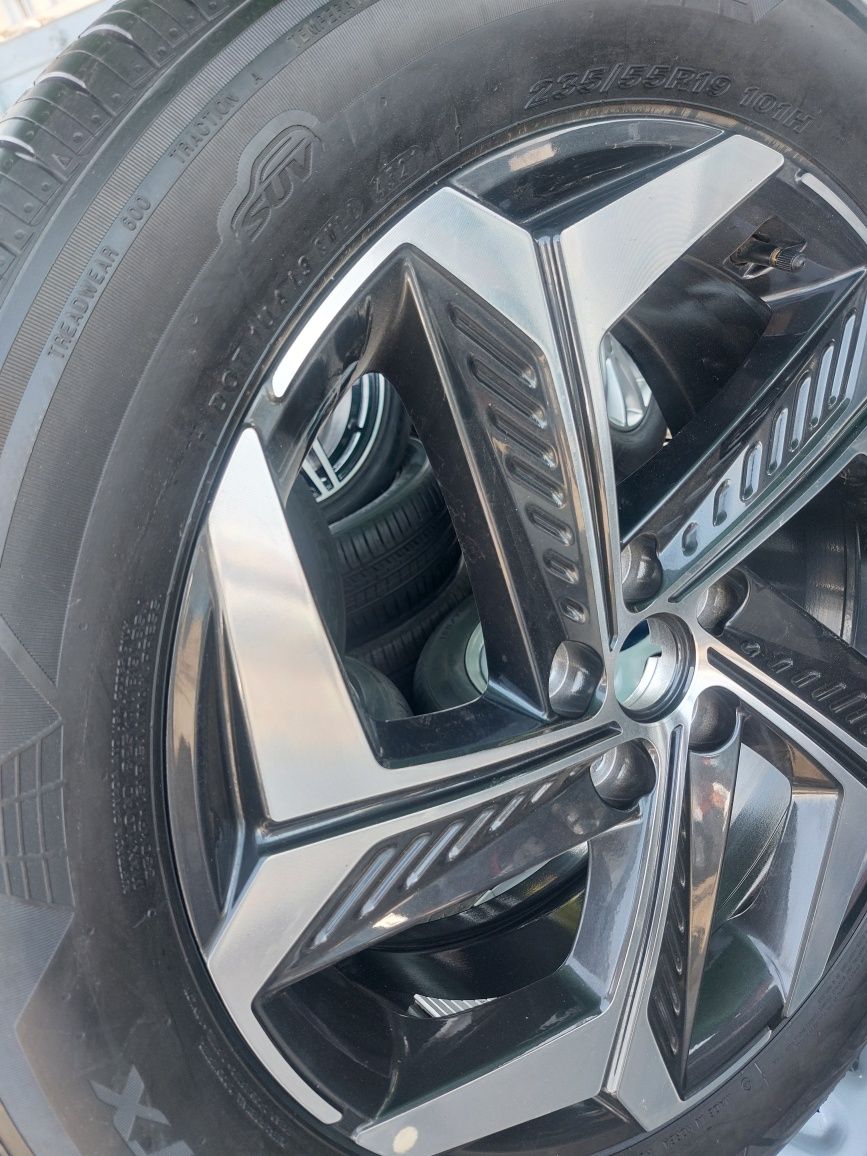 19 R 235.55 Kia karnivall Hunday tukson 1 ta zapaska