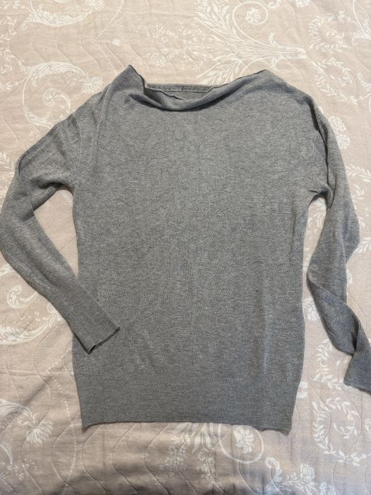 Тениски , дънки , пуловер GUESS