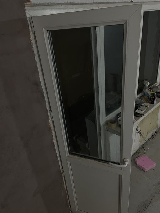 Geamuri cu usa pentru balcon