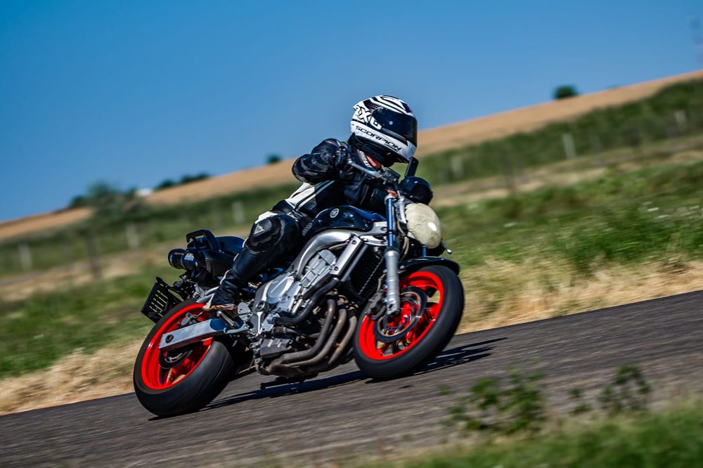 Yamaha FZ6-N naked 600 ( gen hornet, er6, GSR, xj dar mai fun! )
