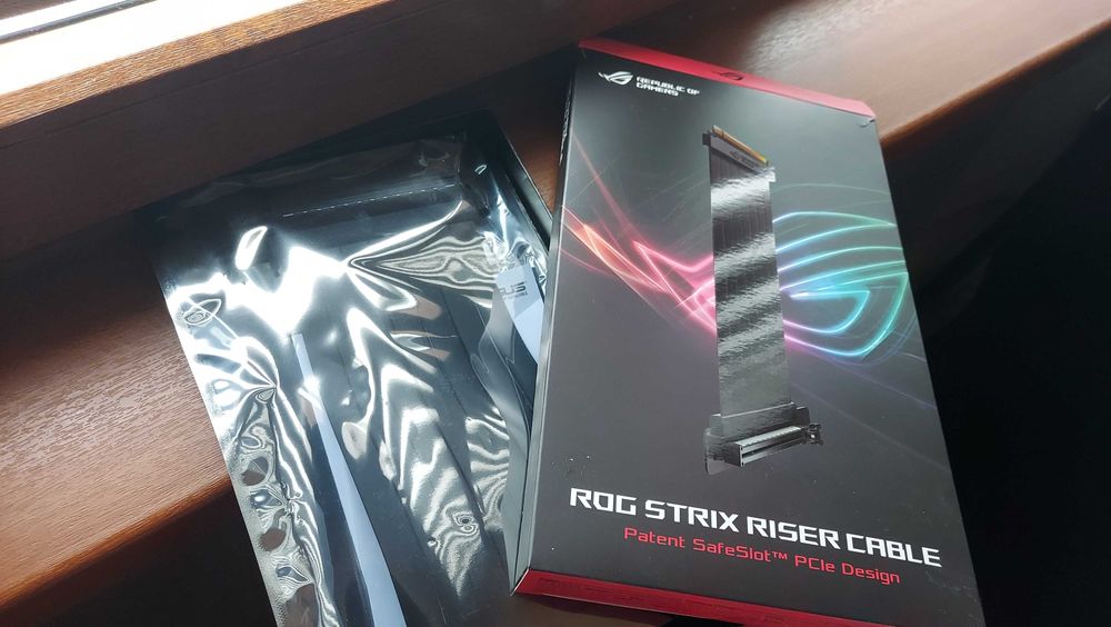 Продам Райзер Asus ROG Strix Riser Cable 240 mm почти новый