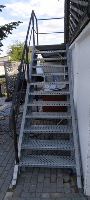 Scară zincate la comanda în toată tara oferim și montaj