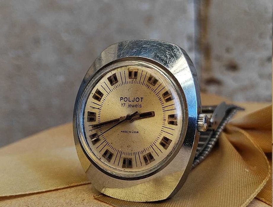 Работещи механични винтидж часовници от СССР