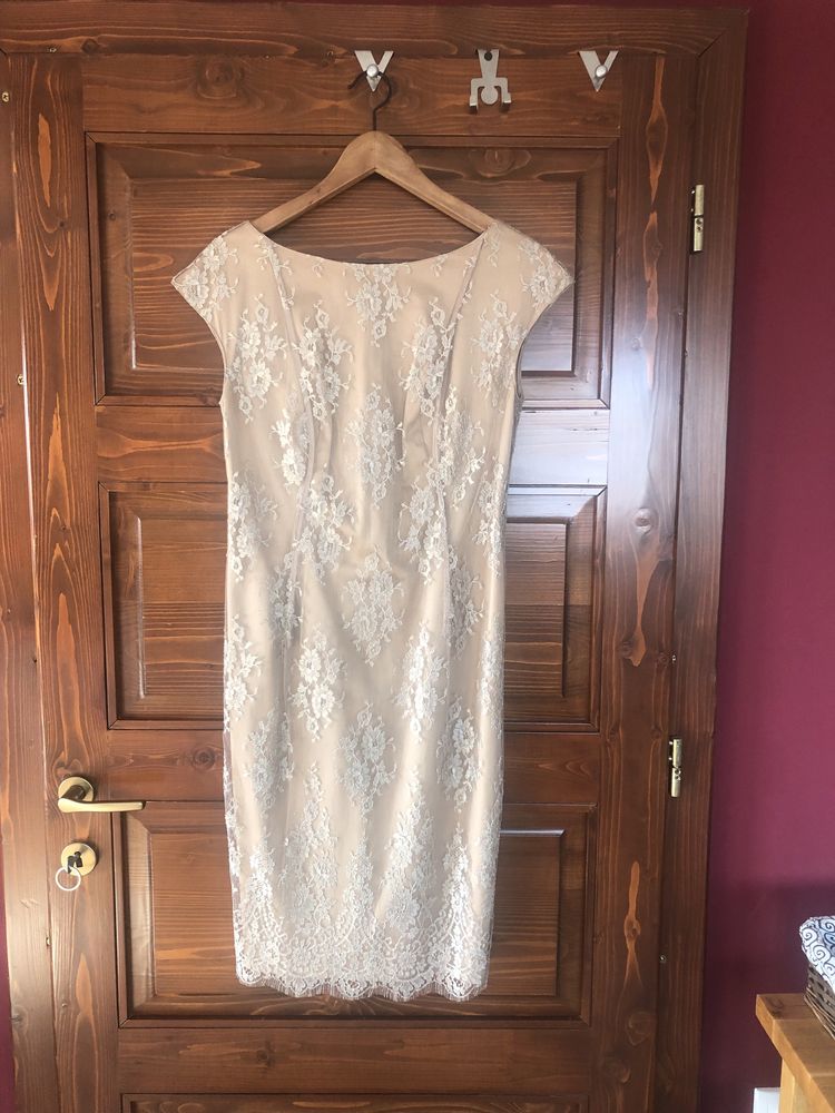 Rochie elegantă cu dantelă culoare șampanie