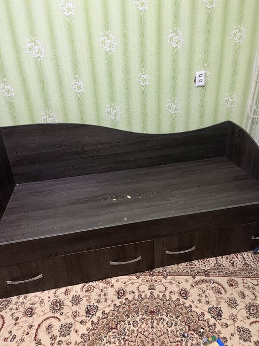 Продам кровать 90/200