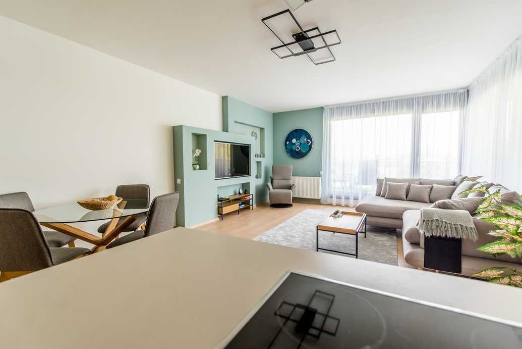 Дава се под наем Двустаен апартамент в София, Център - 65 кв.м за 397.8 € - Снимка #2