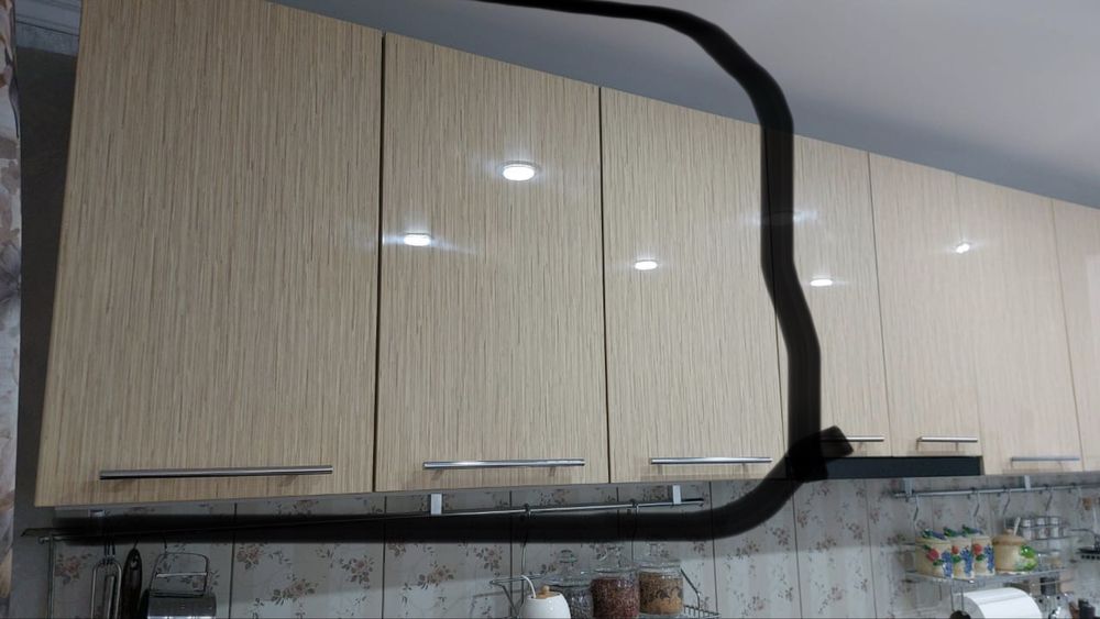 Продаю верхние шкафы кушни