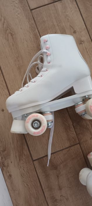 Vand role pentru copii