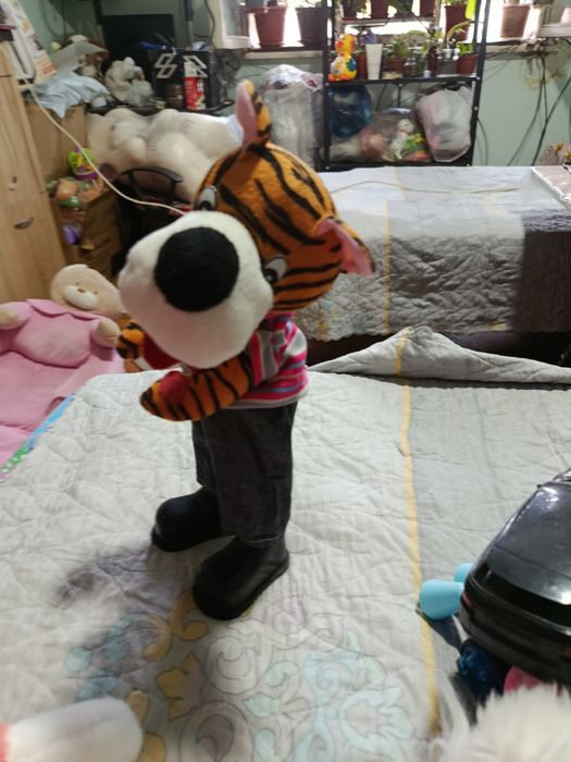 Продаю разные игрушки  на батарейках разные, много