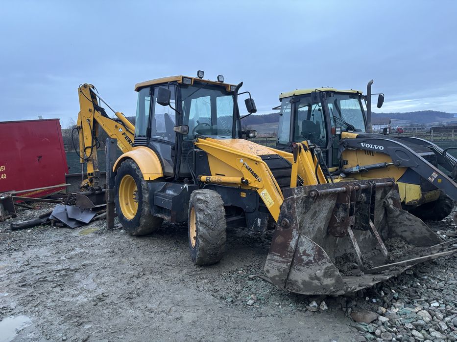 Buldoexcavator FERMEC 3 cupe si picon