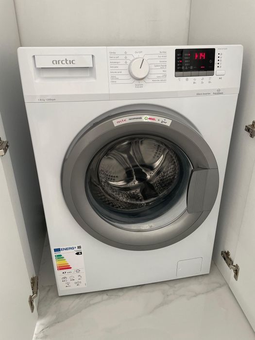 Mașină de spălat haine Artic