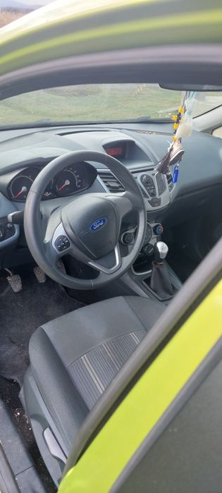 Vând Ford fiesta 2009-diesel