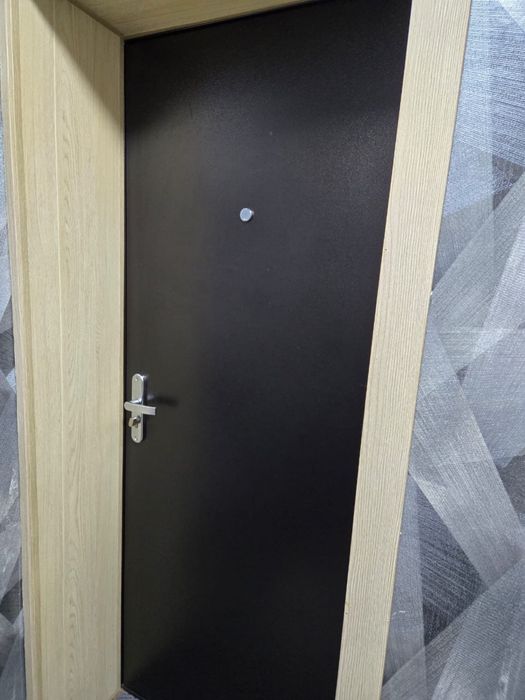 Продам дверь срочно