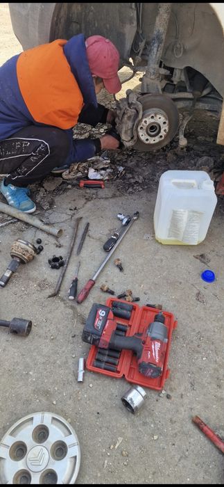 Reparatii tinichigerie,retușuri,polish faruri vopsit diagnoza auto