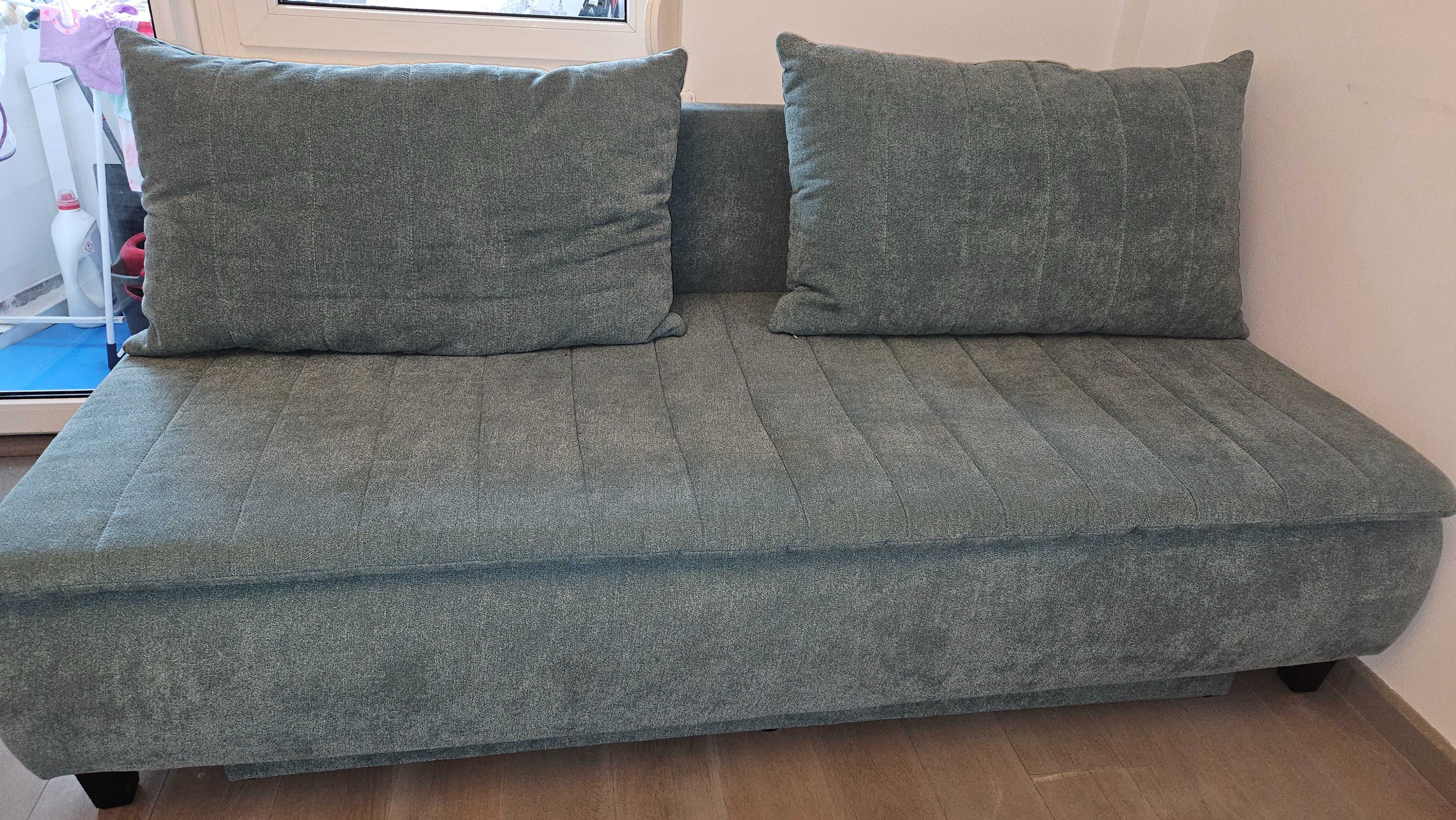 Vând canapea extensibila 2 metri, verde/turcoaz