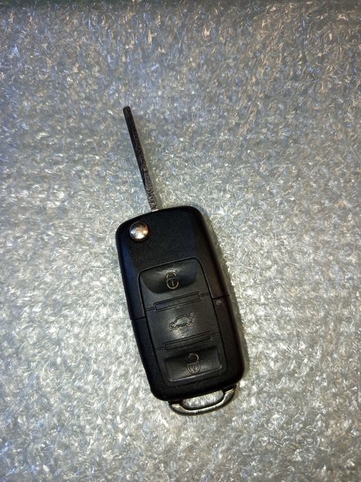 Cheie originala 3 butoane VW funcționala