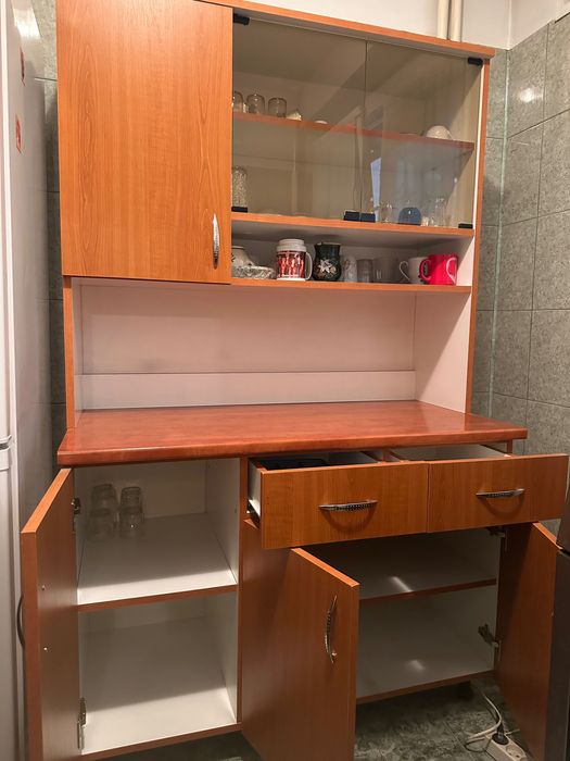 Vând - mobilă de bucătărie, aragaz, frigider - sector 4, București