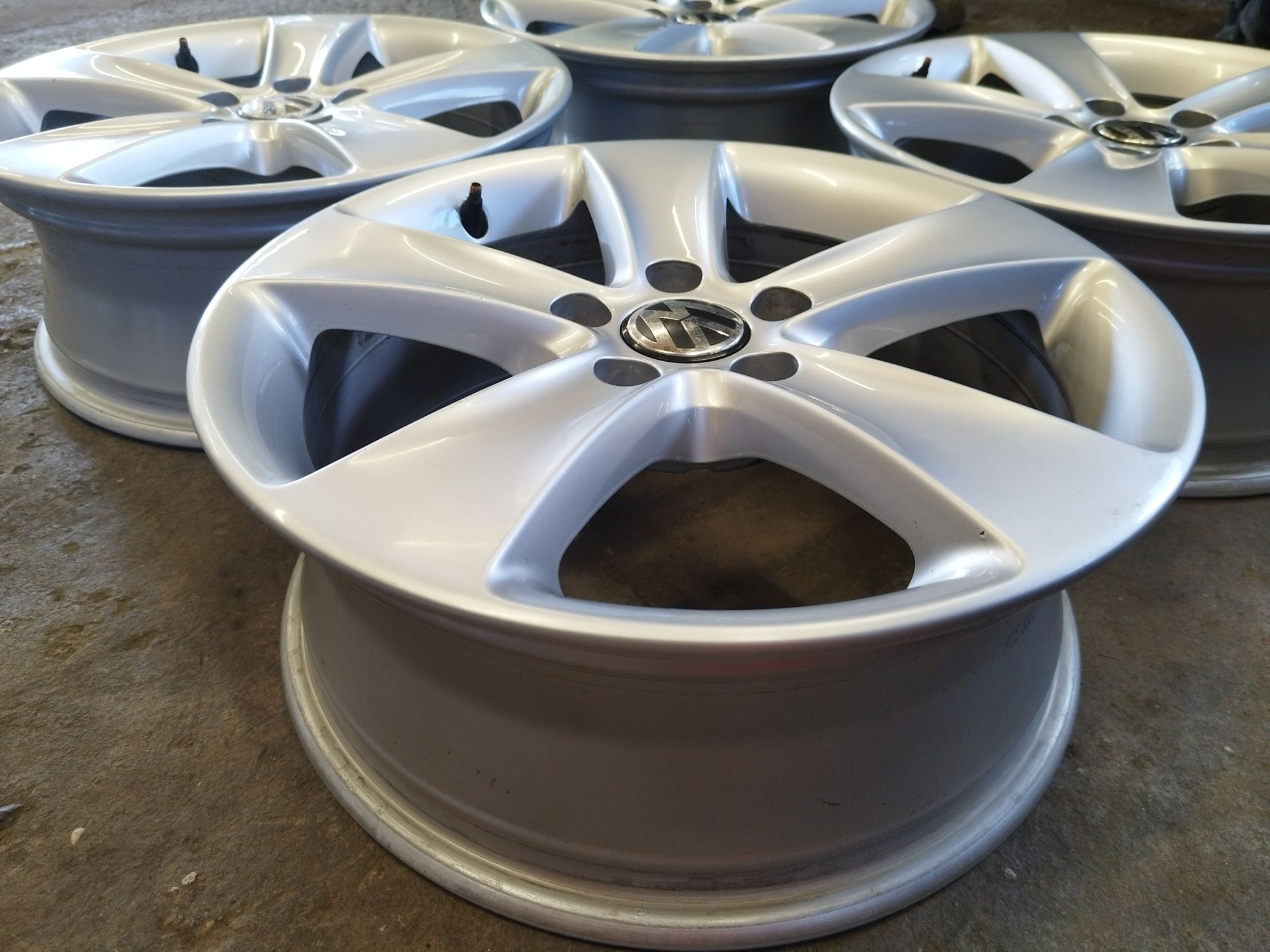 17" Volkswagen Passat Оригинални 5x112 Джанти
