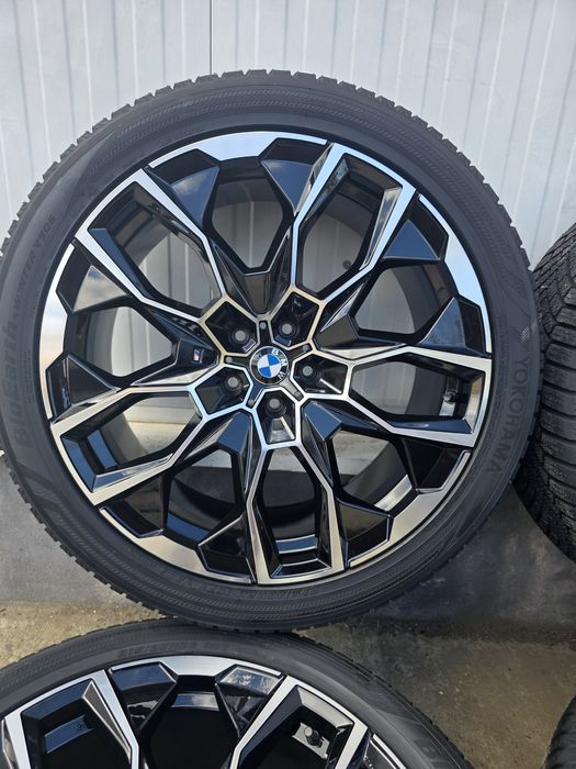 Roți iarna BMW XM R22