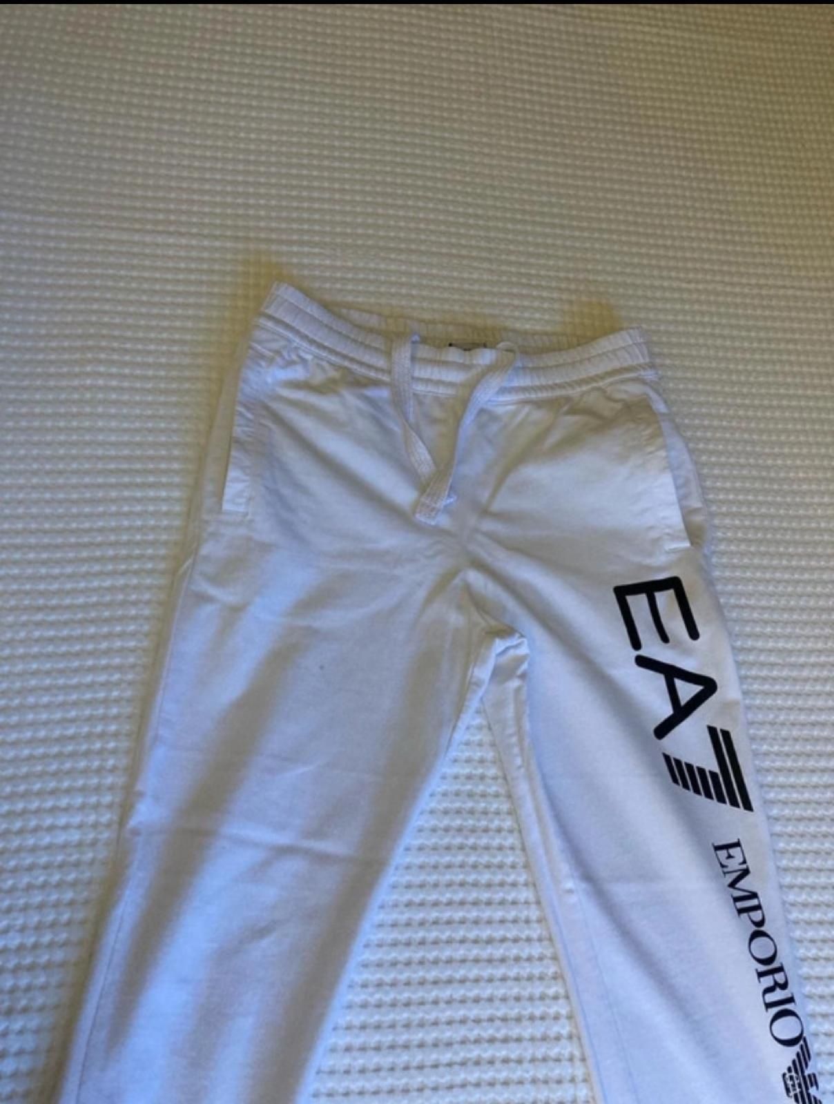 Pantaloni trening EA7