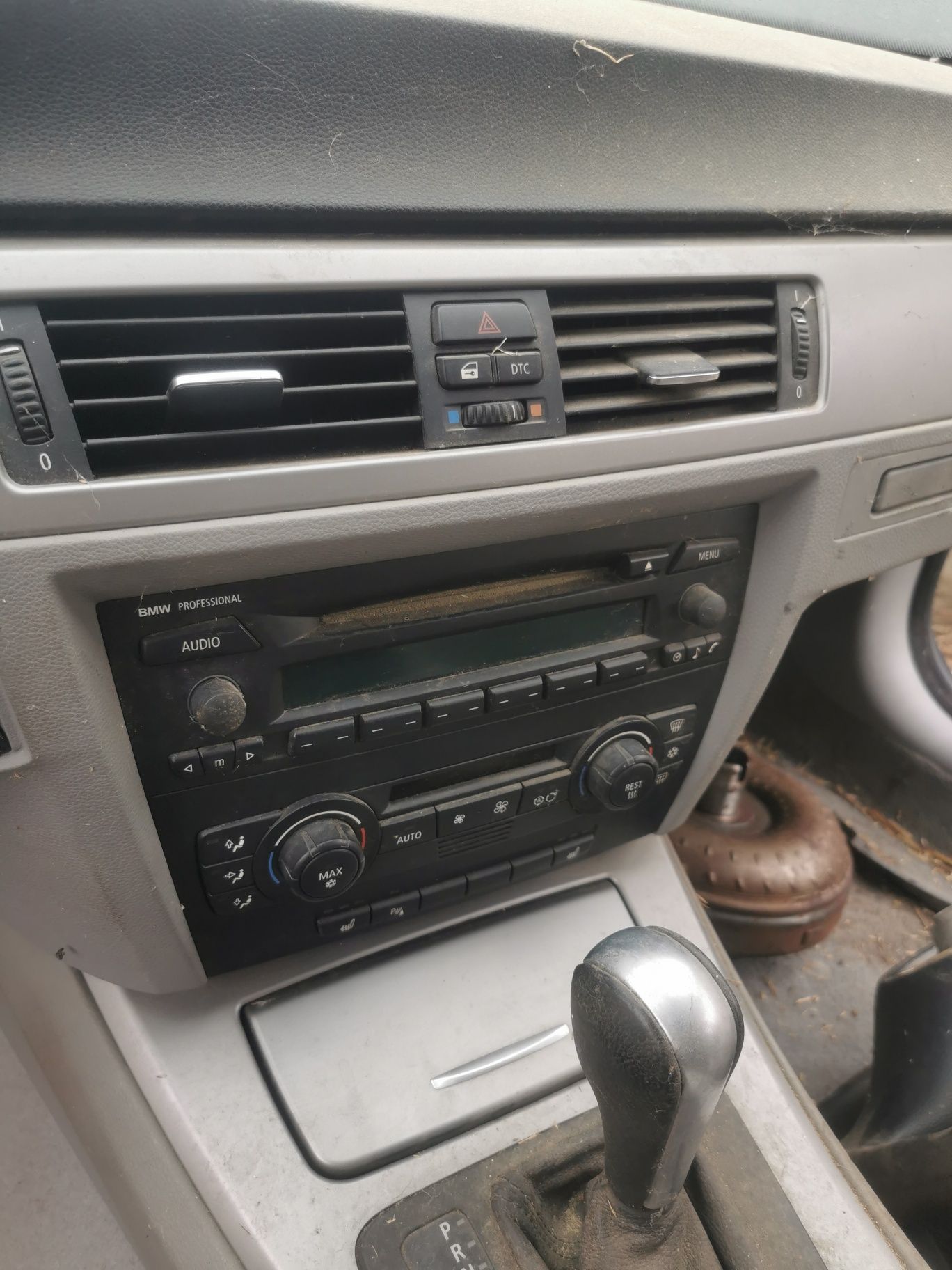 Radio cd original (cu senzori parcare)BMW Seria  1 E81 - E87 E90 E