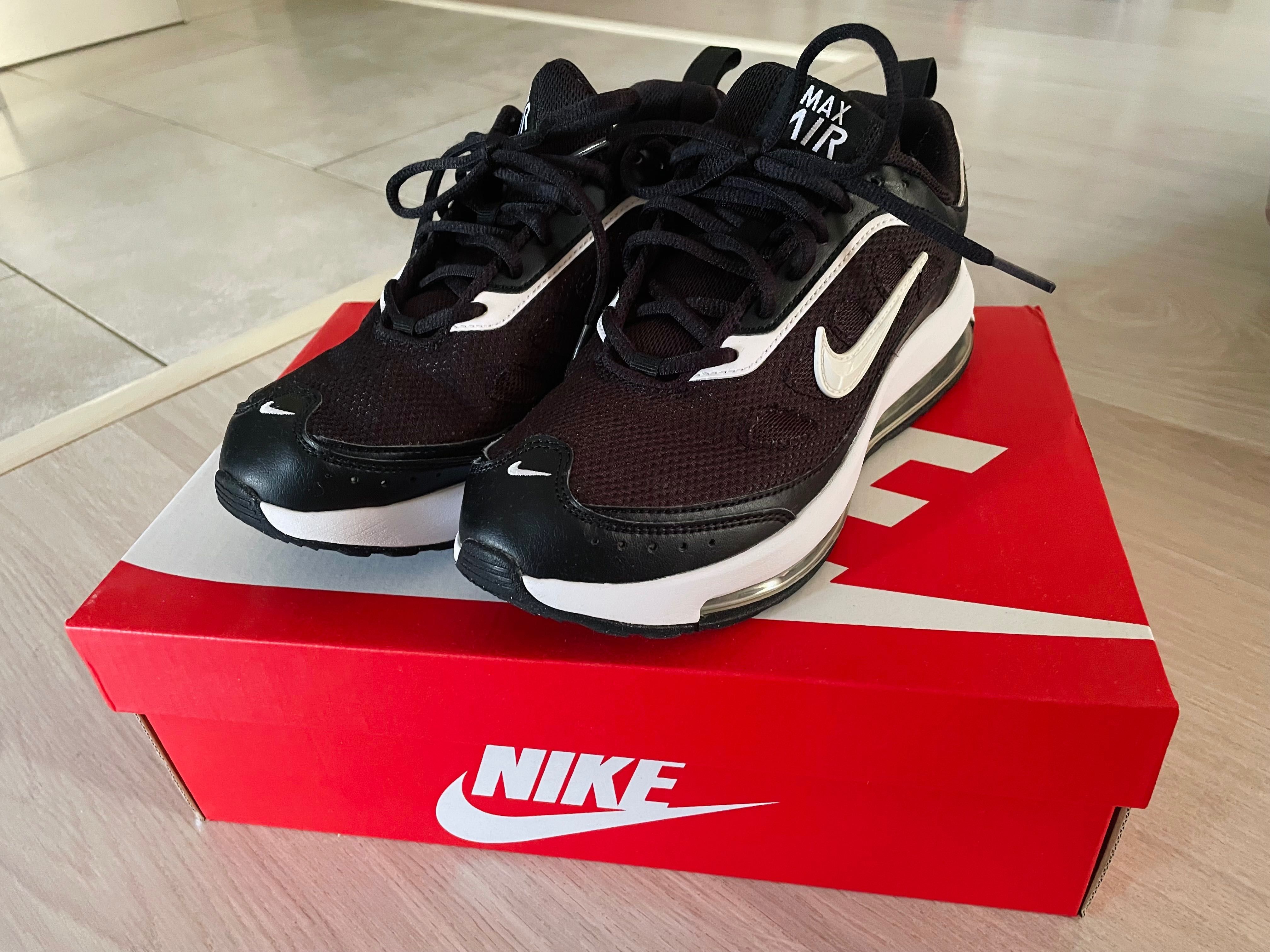 Сникърси Nike Air Max Ap