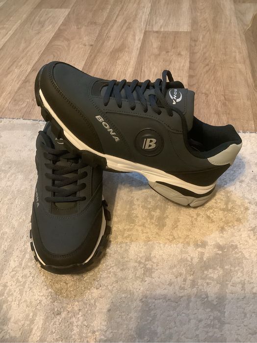 Продаются кроссовки