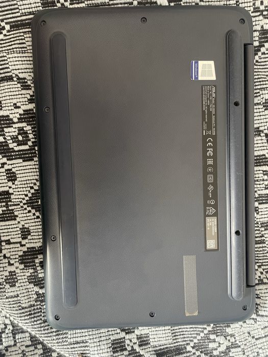 Лаптоп ASUS W202N