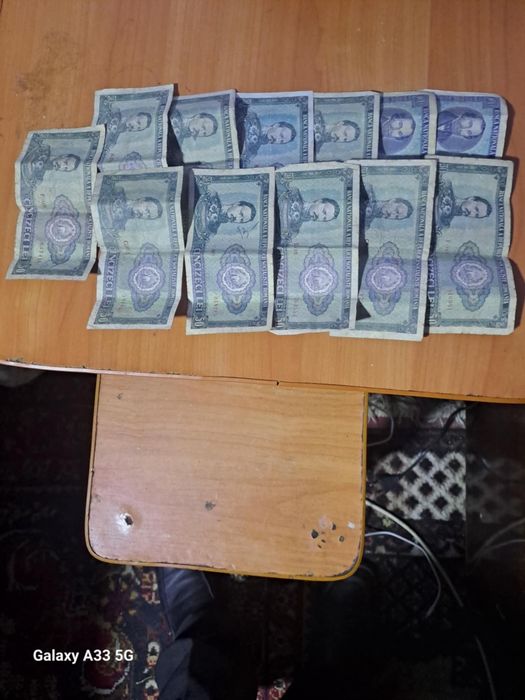 Bagnote vechi de 100 și de 50