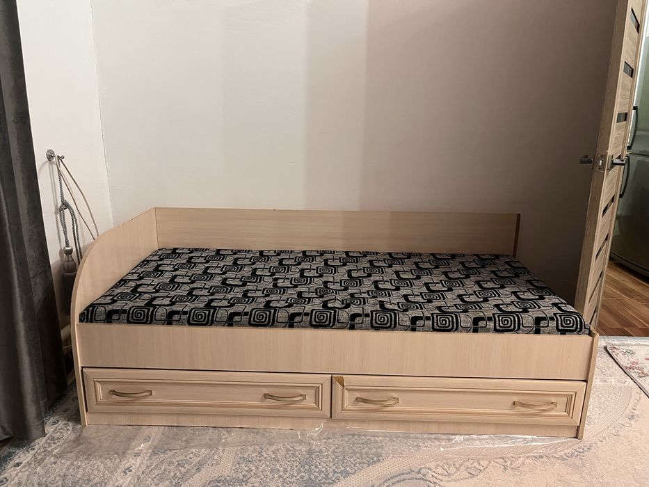 Диван сатылады срочно 25мың