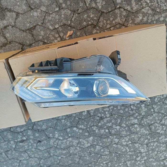 Oригинални фарове Nissan Qashqai J 11 2017-
