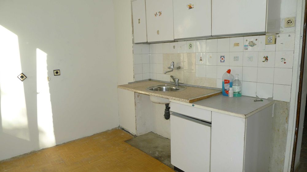 Продава се Тристаен апартамент в София, Люлин 1 - 90 кв.м за 2034 €/кв.м - Снимка #2