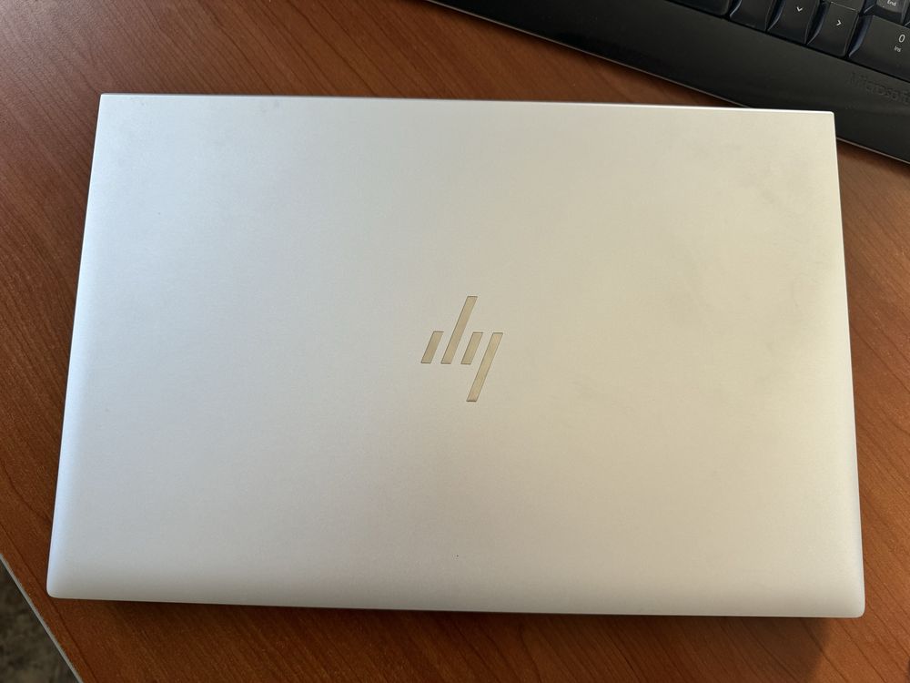 Laptop HP Elitebook 840 G8, i5 11457 8gb ram,256gb ssd, folosit 1 luna