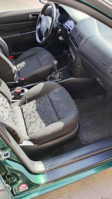 Продавам Кола за работа vw golf 4/1.4 газ бензин.всичко платено