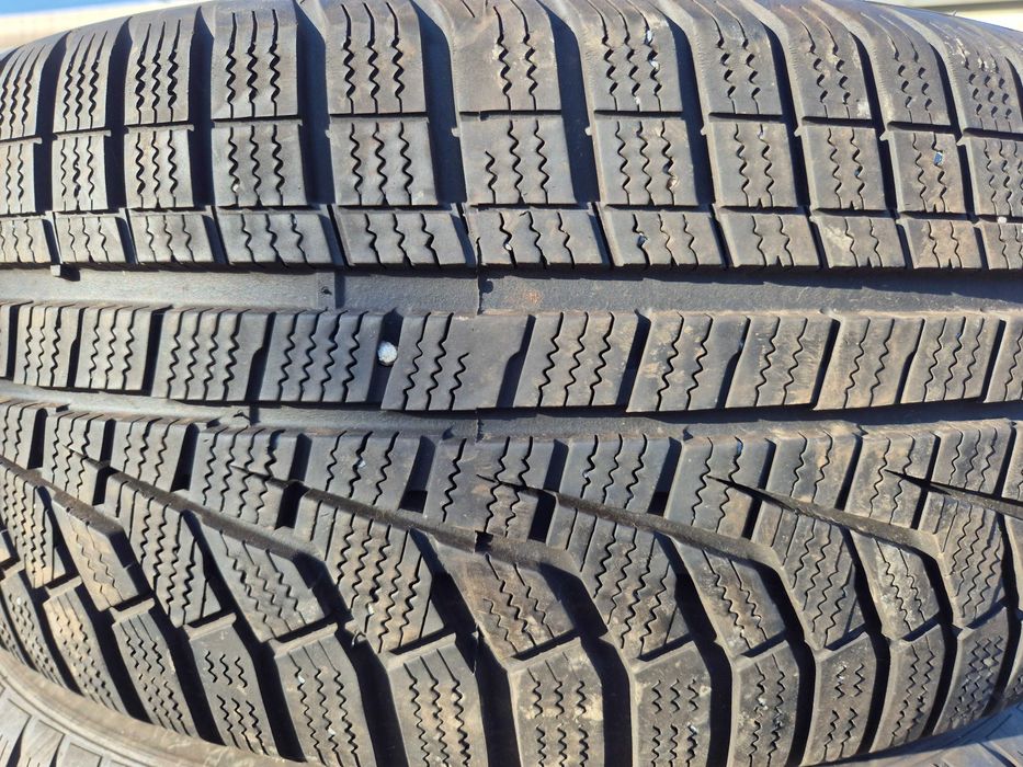 2 Anvelope de IARNA - 225/55/17 - HANKOOK - APP NOI - DOT 2021 !