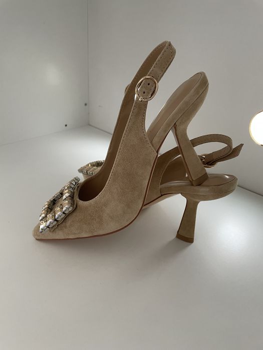 Елегантни дамски обувки