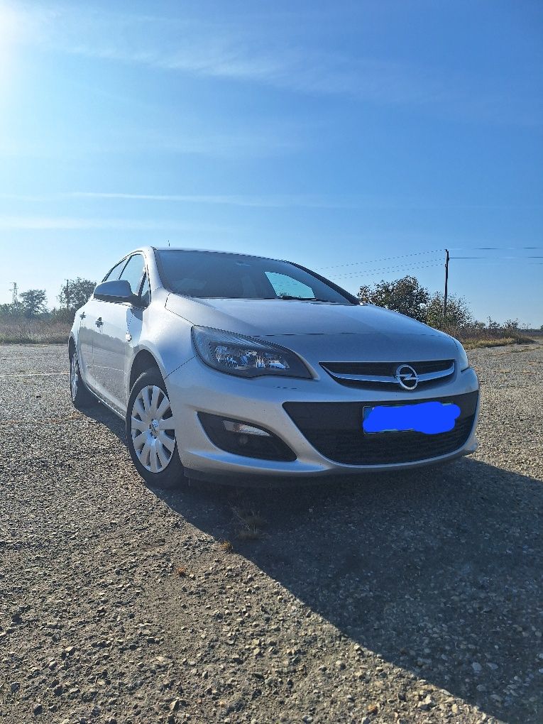 Opel Astra гаранционен газ/бензин 140 коня