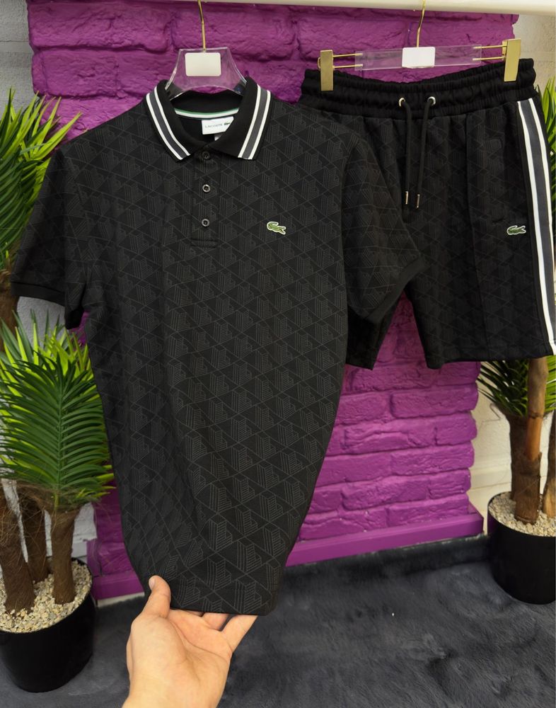 Продавам мъжки спортен комплект Lacoste
