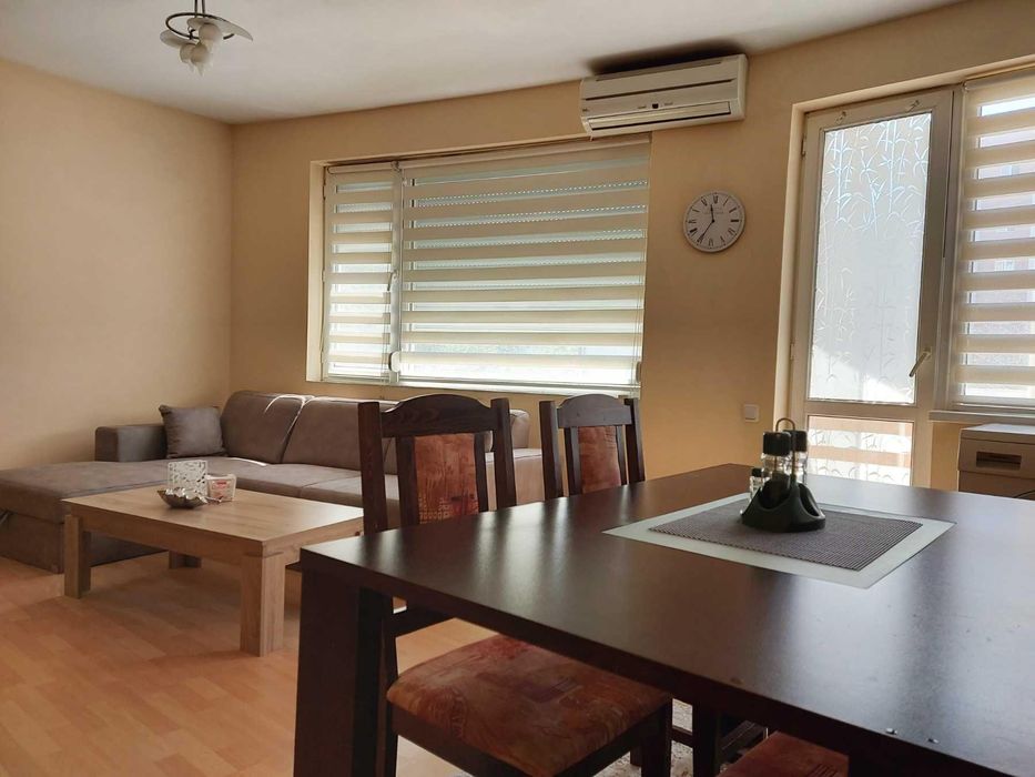 Дава се под наем Двустаен апартамент в Пловдив, Южен - 65 кв.м за 375 € - Снимка #1